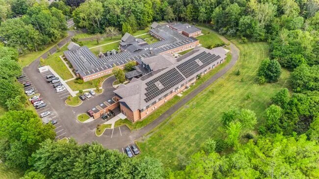 Building Photo - 55 Tunxis Ave
