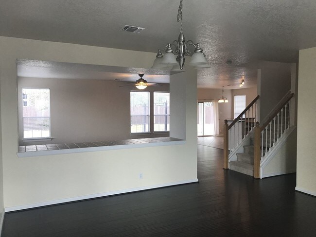 Building Photo - 211 Verde Oak