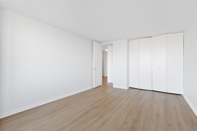 Building Photo - 655 W Irving Park Rd