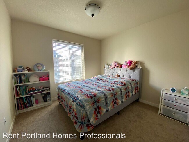 Building Photo - 4 br, 2.5 bath House - 10868 SW Stockholm ...