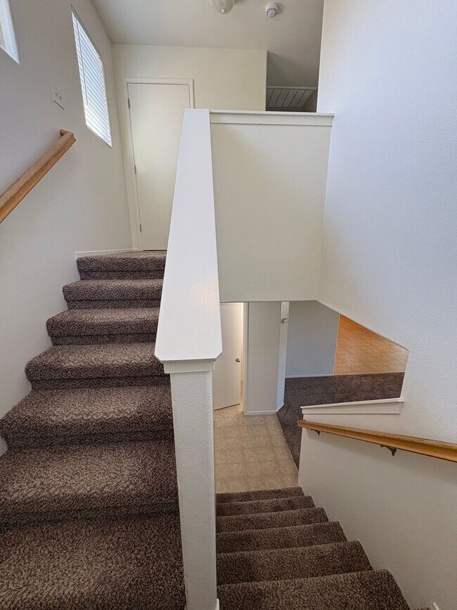 Building Photo - Beautiful home Ready to move in.