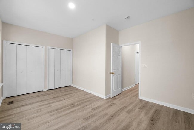 Building Photo - 111 Cavenrock Ct