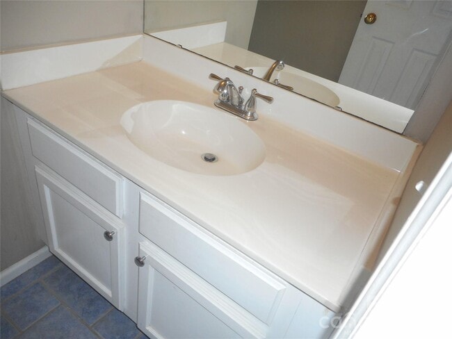 Building Photo - 8431 Leeper Dr