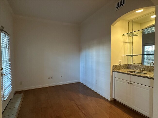 Building Photo - 2001 Bering Dr