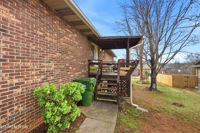 Building Photo - 1501 Woodbury Ct