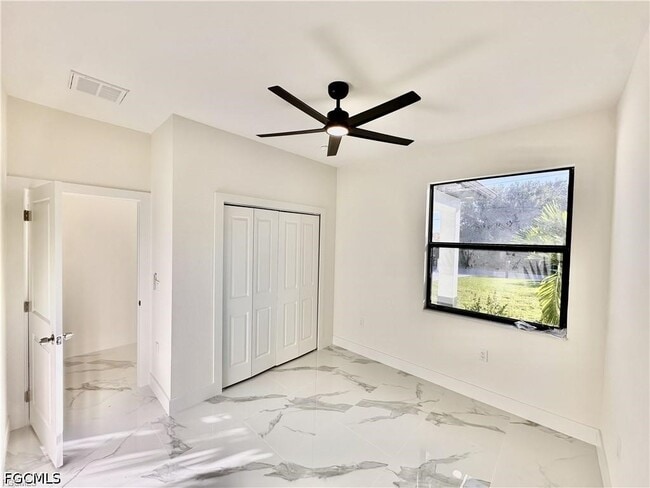 Building Photo - 2404 Dickens Ave N