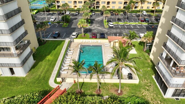 Building Photo - 7420 S Ocean Dr