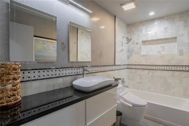 Building Photo - 1174 Garfield St