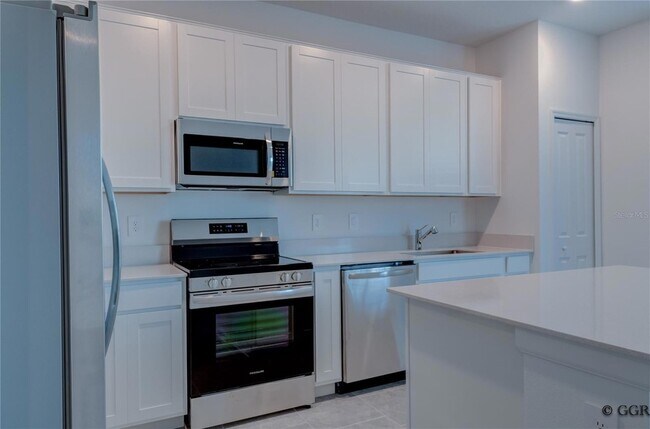 Building Photo - 3149 Laurent Lp