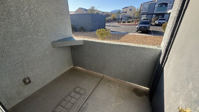 Building Photo - 1 Bed 1 Bath with ALL Appliances