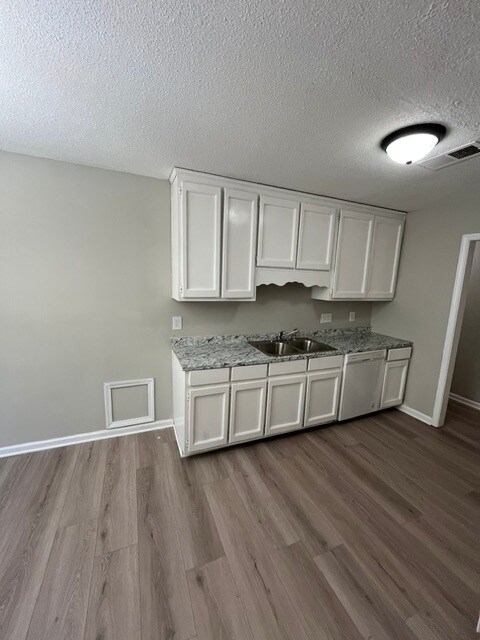 Building Photo - 5255 Greenwood Ter