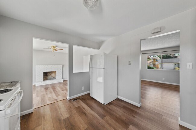 Building Photo - 2565 Pequop St