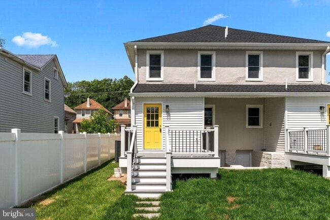 Building Photo - 334 Maple Ave