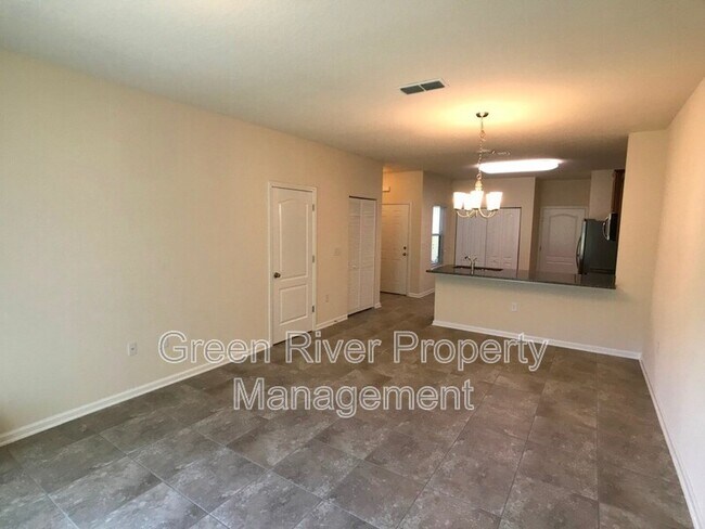 Building Photo - 617 Servia Dr