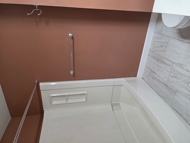 Building Photo - 462 Thomas Paine Ct