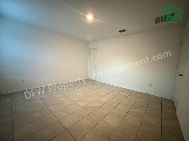 Building Photo - Charming 3-Bedroom Home for Lease in Quiet Little Elm Neighborhood!