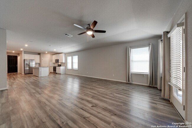 Building Photo - 4 Bedroom/3 Bath Remington Ranch Subdivision