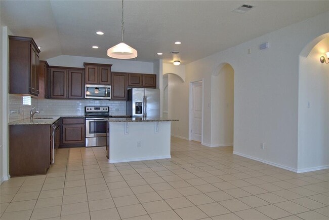 Building Photo - 16724 Ruggio Rd