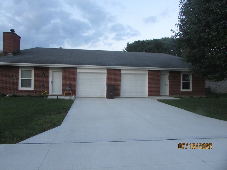 1/2 of Double - 1854 N Lakeman Dr