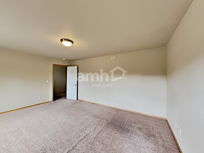 Building Photo - 17706 1st Avenue Ct E