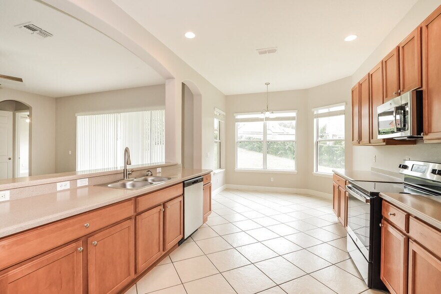 Building Photo - 1174 Green Vista Cir