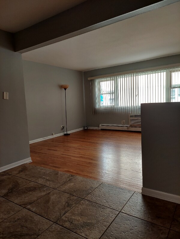 Building Photo - 320 Beach Ave