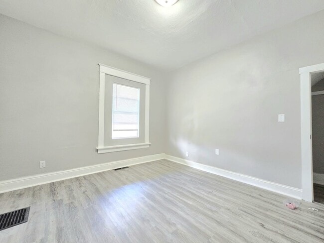 Building Photo - 708 South Bend Ave