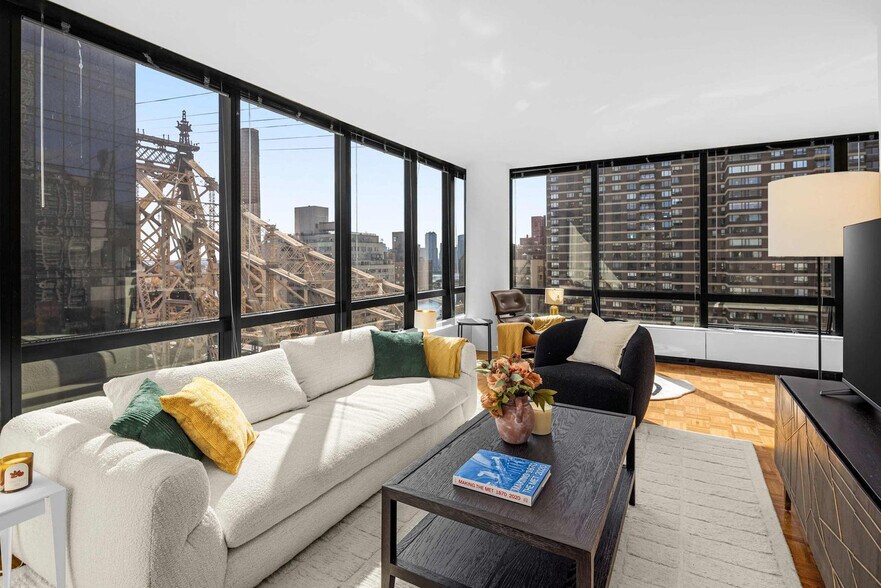 Building Photo - 420 E 61st St