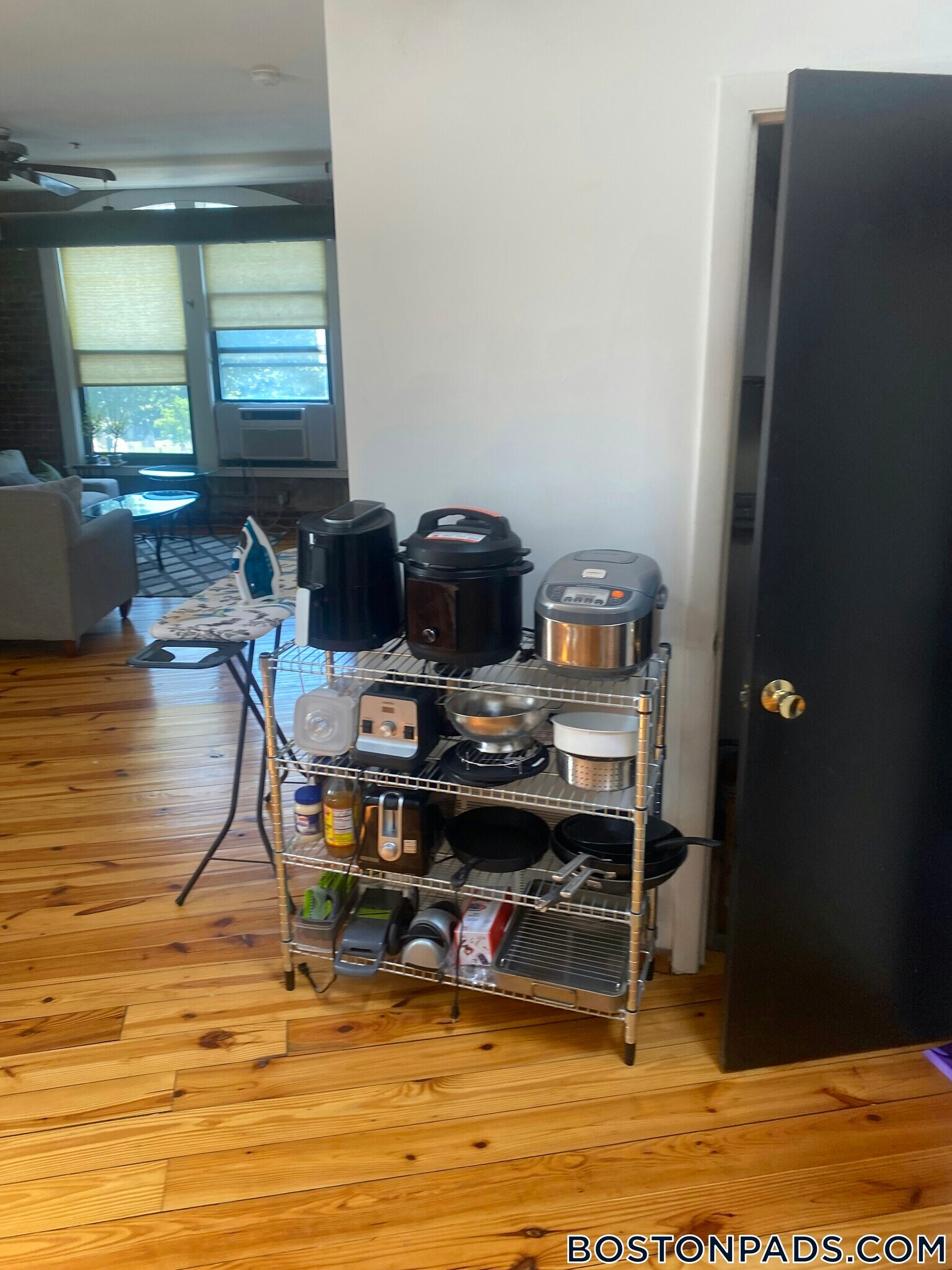 Building Photo - 600 Columbia Rd