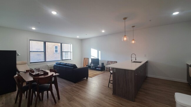 Building Photo - 111 75th St