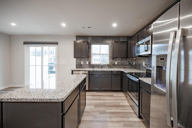 Building Photo - 2935 Winterberry Dr