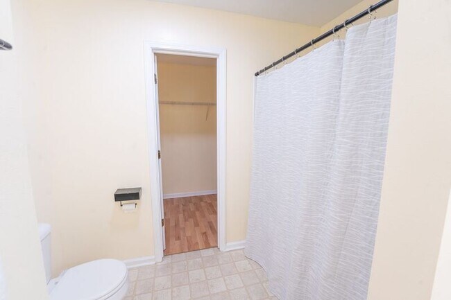 Building Photo - 7 Gimbal Cir