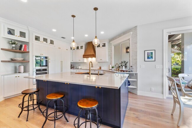 Building Photo - 15611 Milan Ct