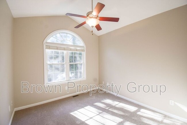 Building Photo - 3270 Argyll Dr