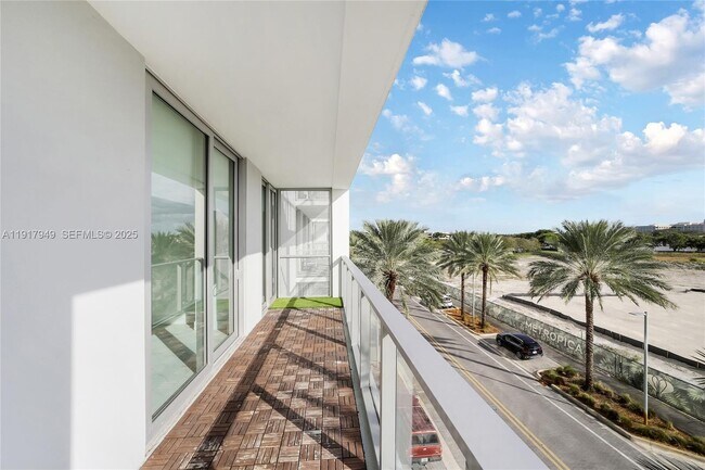 Building Photo - 2000 Metropica Wy