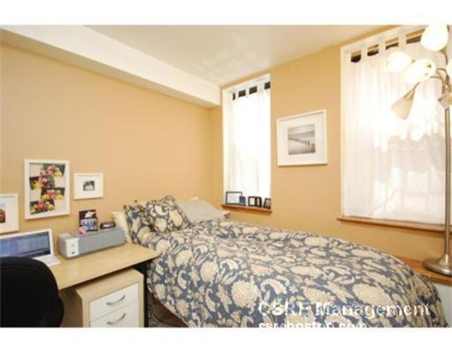 Building Photo - 28 Gainsborough St