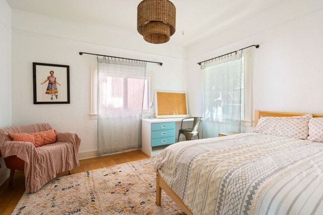 Building Photo - Sun-Filled Furnished Sausalito Home with Sweeping Bay Views