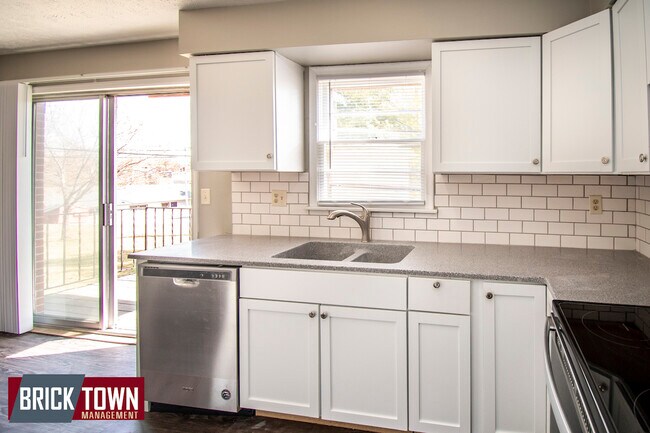 Building Photo - 505 Wilshire Dr