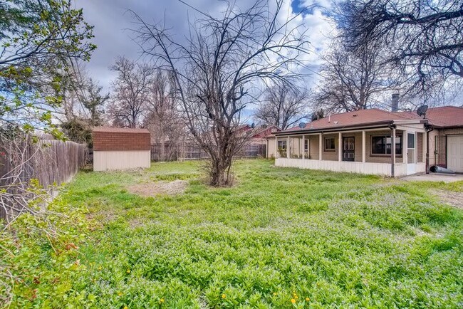 Building Photo - 1054 N Revere St