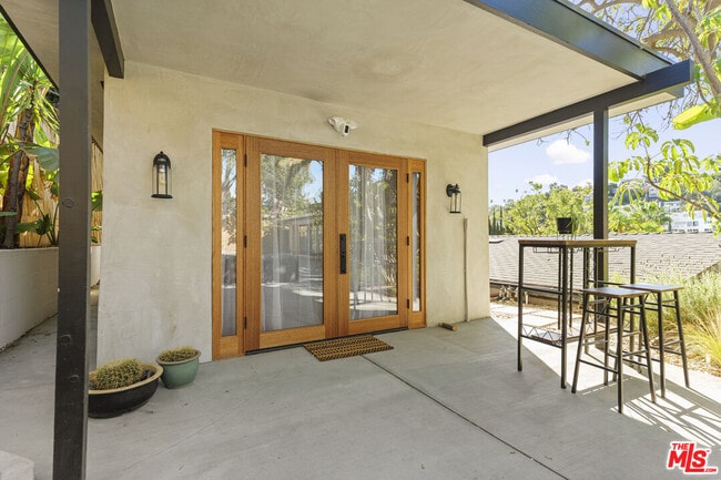 Building Photo - 3775 Aloha St