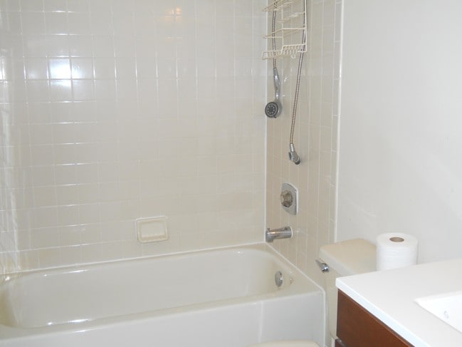 Building Photo - 3955 Village Dr