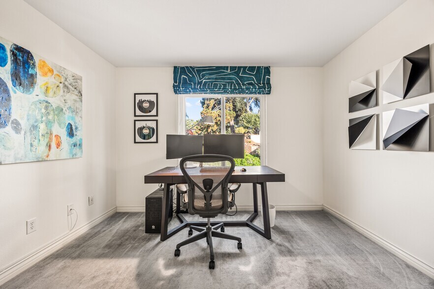 Building Photo - 4452 Caminito Fuente