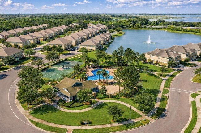 Building Photo - 15342 Oak Apple Ct