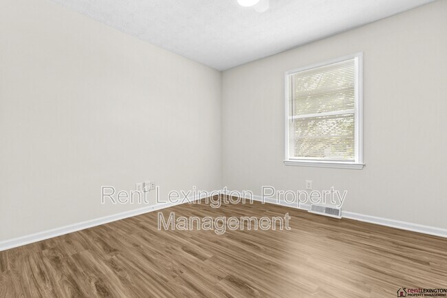 Building Photo - 3330 Tisdale Dr