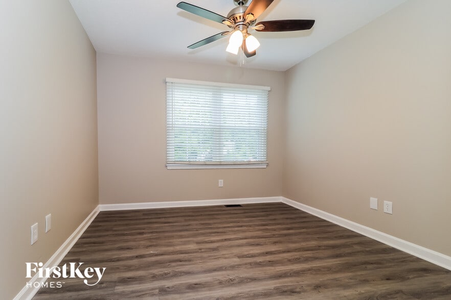 Building Photo - 197 Brentwood Dr