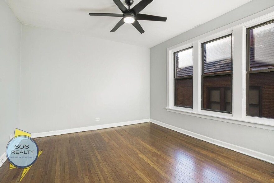 Building Photo - 1022 E Hyde Park Blvd