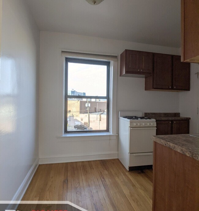 Building Photo - 2651 N Spaulding Ave