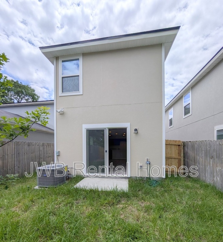 Building Photo - 9087 Eaton Ave