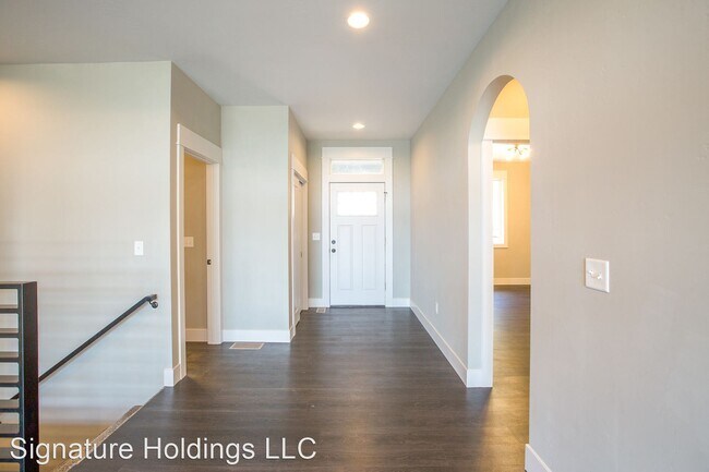 Building Photo - 4 br, 3 bath House - 314 E. Little Spokane...