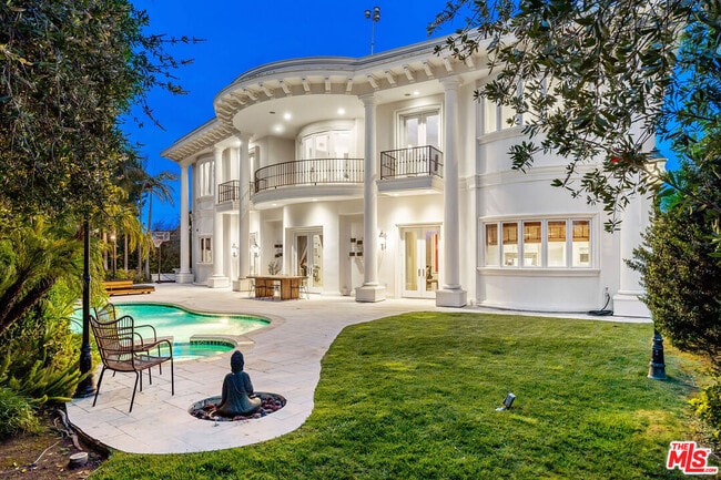 Building Photo - 2229 Summitridge Dr